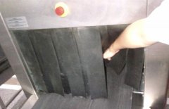 X光安檢機(jī)為什么配有鉛簾？